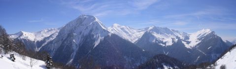 Les sommets des Hautes Bauges avec le Pecloz, Les Arces et l'Arclusaz